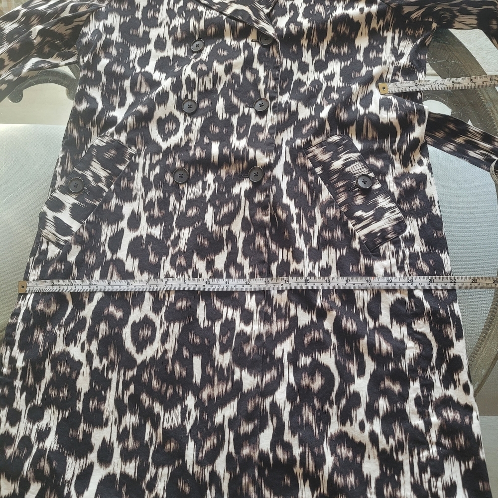 Dana Buchman Double Breasted Animal Print Trench Coat Size Large Lightweight - Picture 12 of 14